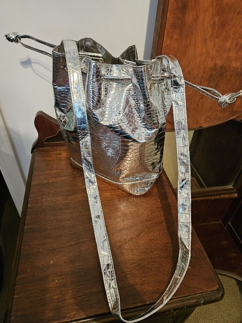 Retro Silver Glam Shoulder Bag - Picture 7 of 11